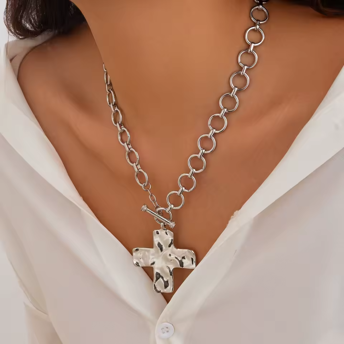 Saint Luxe Chunky Cross
