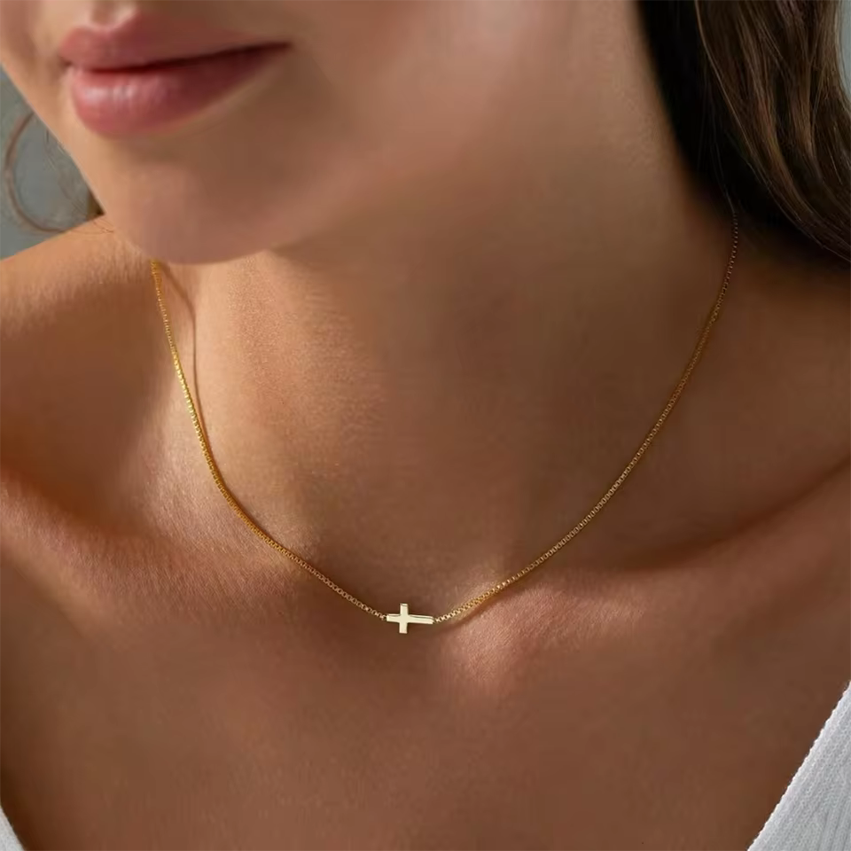 Dainty Cross necklace